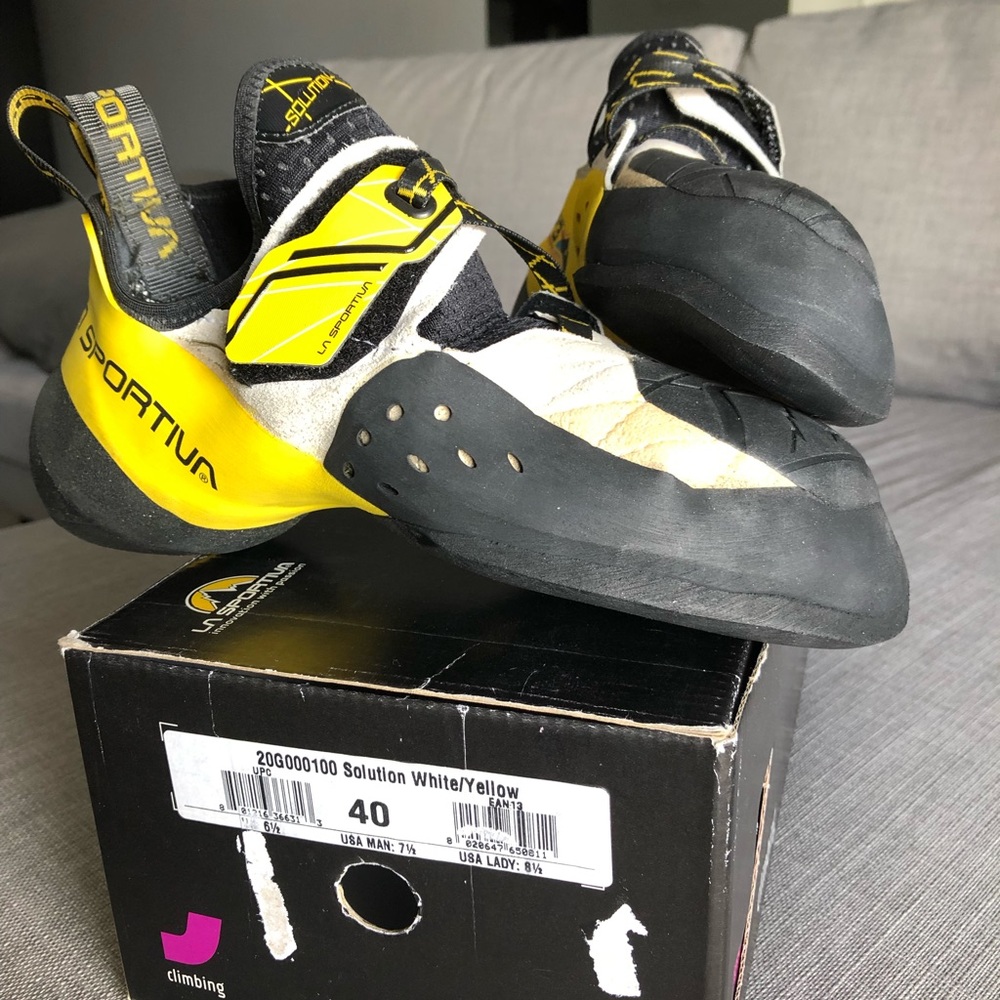 La sportiva solution climbing shoes size 40